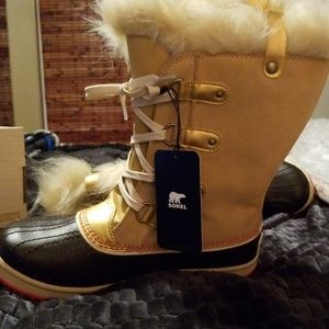 Sorel Tofino Curry Furry Snow Boots